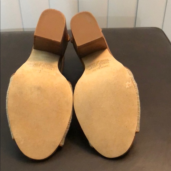 COCONUTS BURLAP W/LEATHER TRIM CHUNKY HEELS - Picture 5 of 8